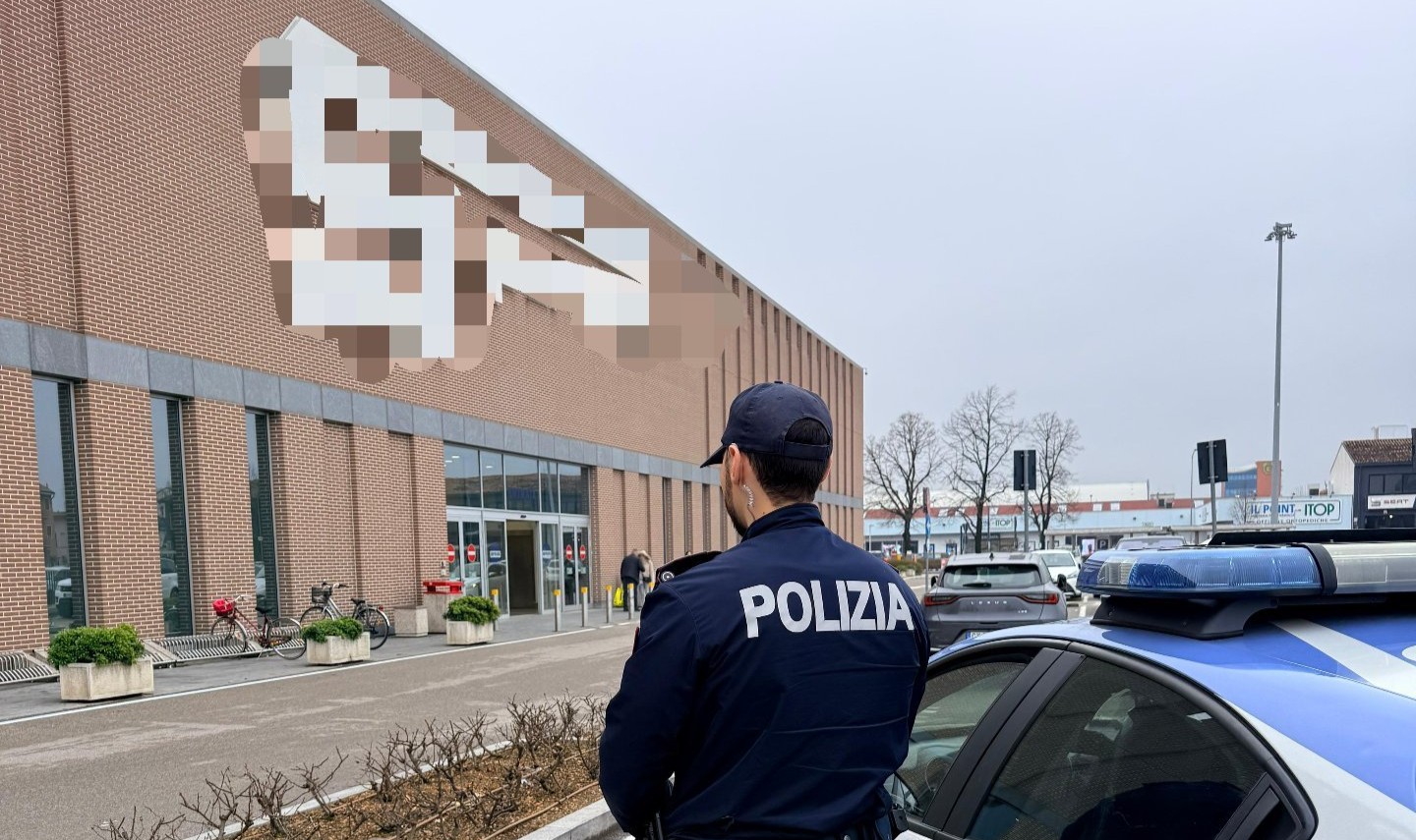 Polizia rapina supermercato