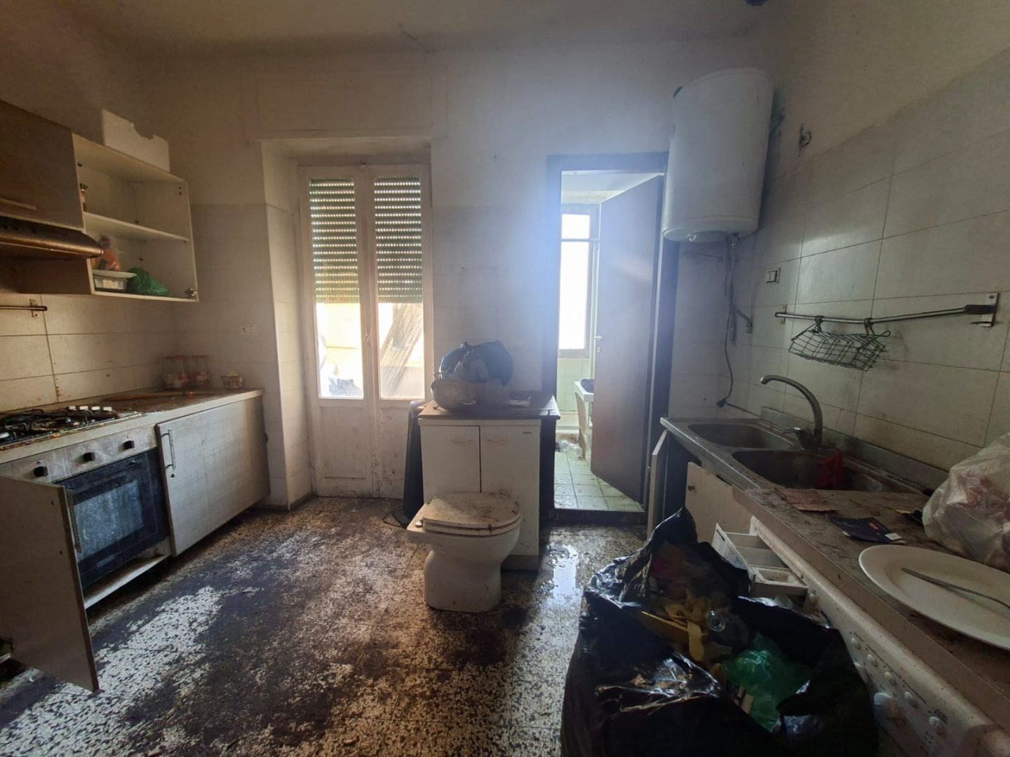 appartamento sgomberato via calvi polizia locale occupato abusivamente