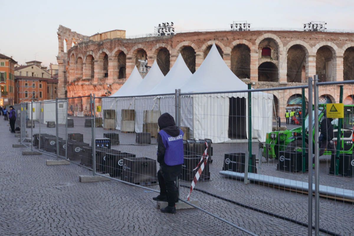 Preparativi cerimonie olimpiche in centro a Verona (16 febbraio 2026)