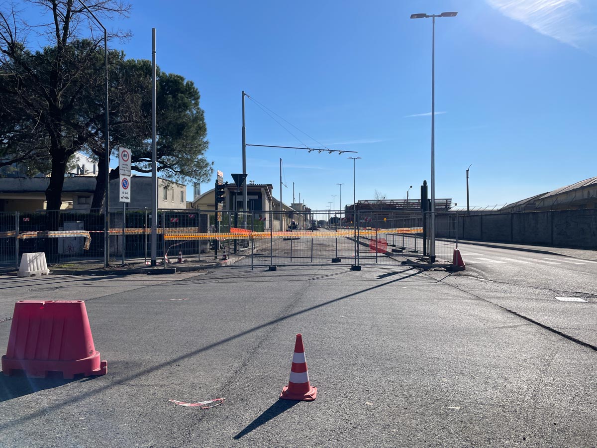Verona, cantiere filovia in viale del Commercio