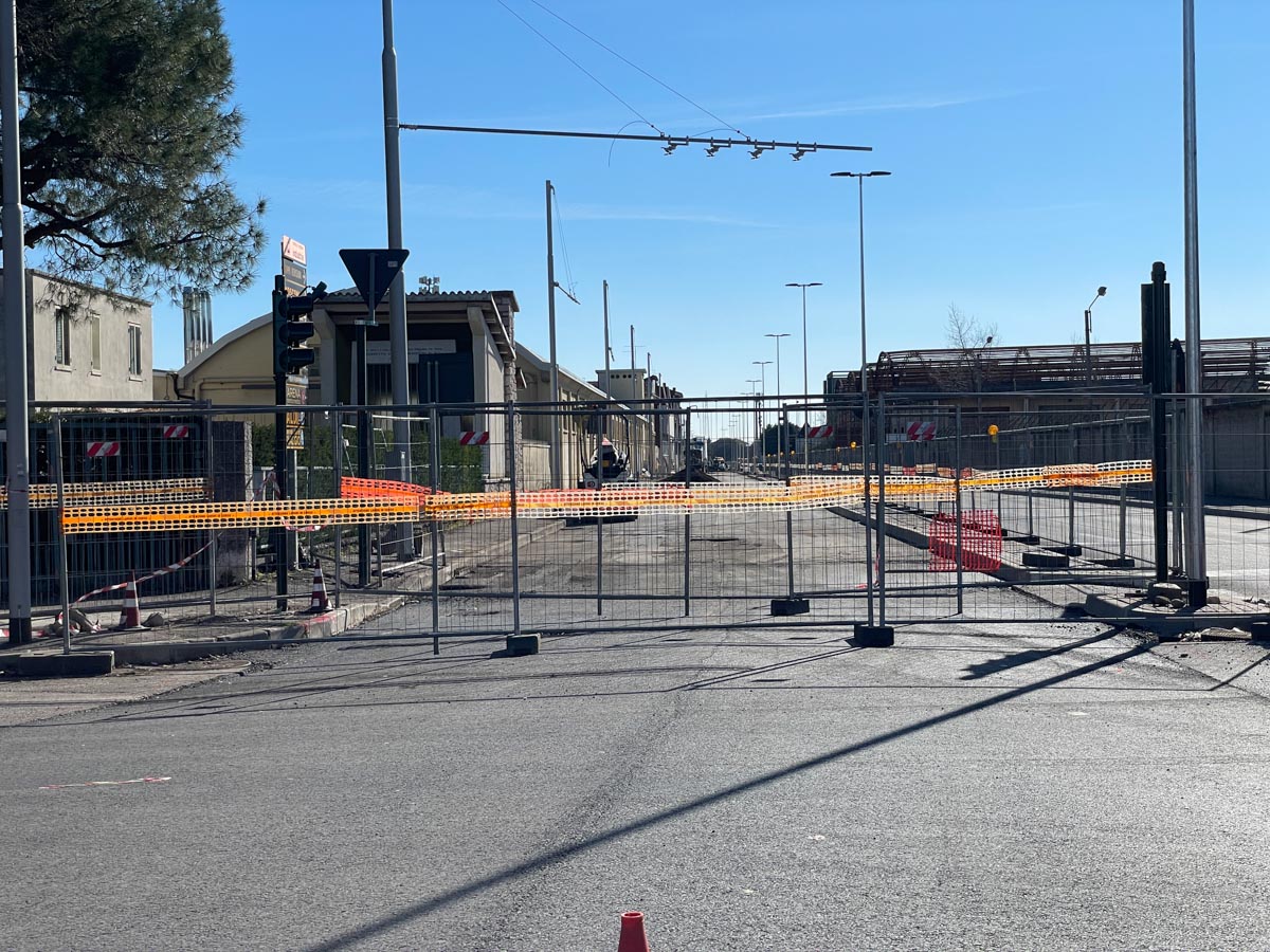 Verona, cantiere filovia in viale del Commercio