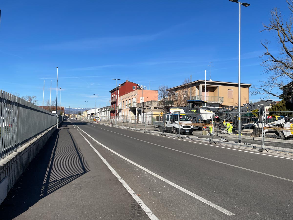 Verona, cantiere filovia in viale del Commercio