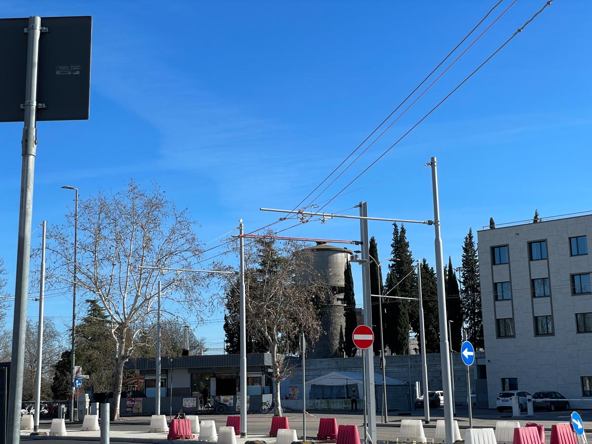 Cavi della filovia in zona stazione Verona Porta Nuova