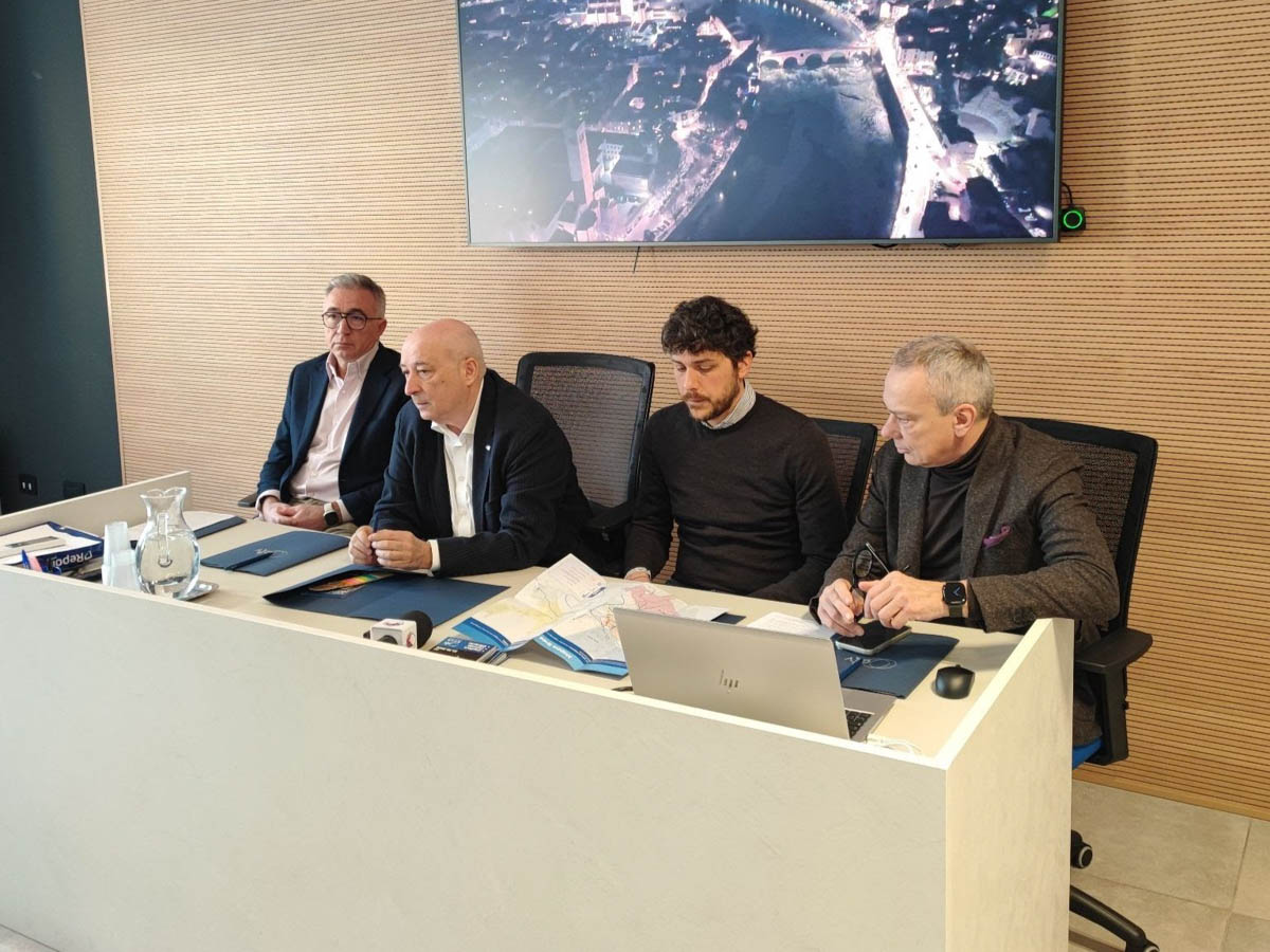 Presentazione novità bus notturni Atv Verona