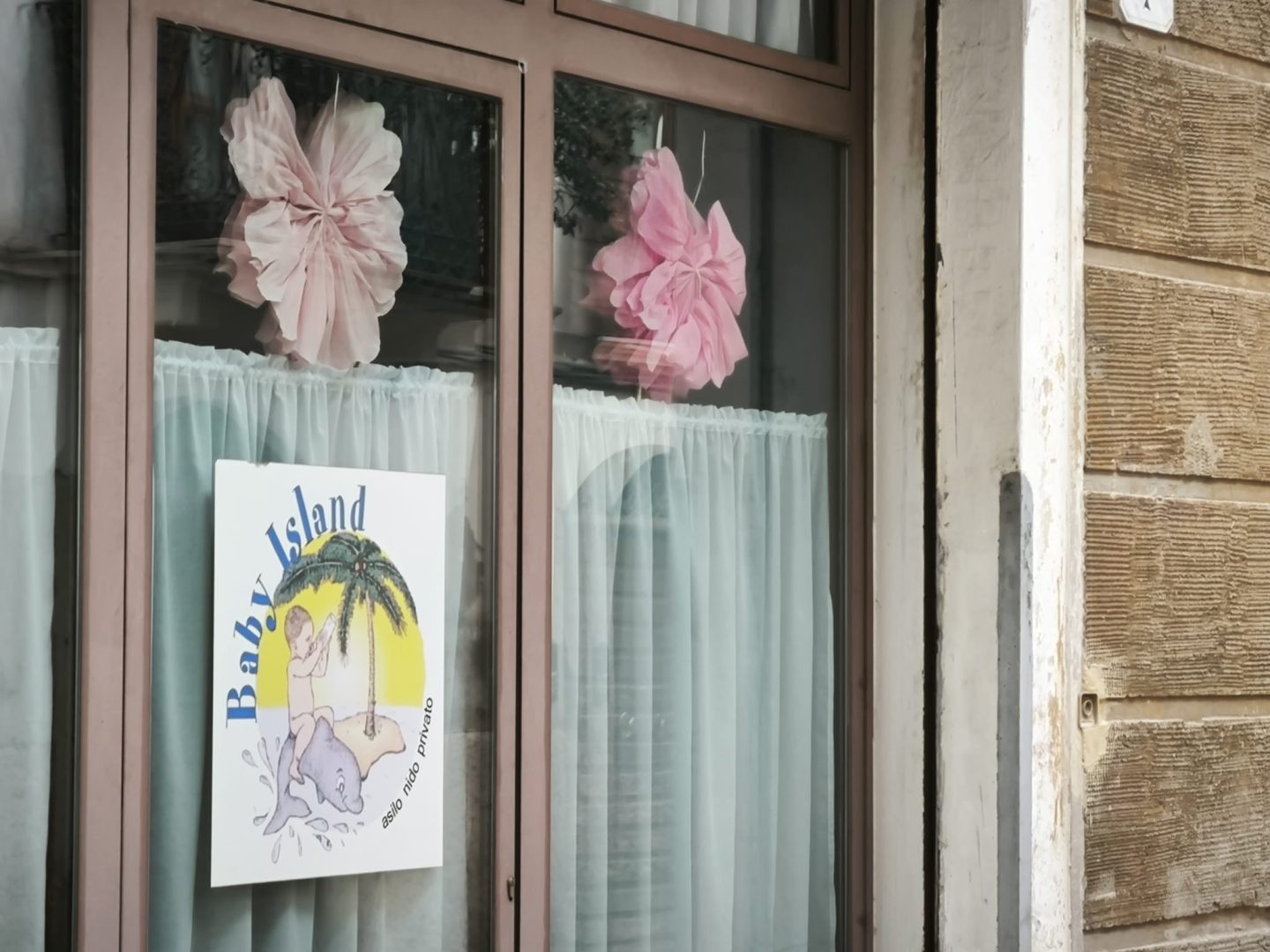 Asilo nido Baby Island maltrattamenti Filippini sequestro