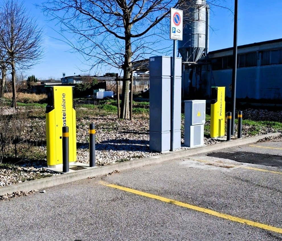 Colonnine elettriche Poste Italiane Salizzole