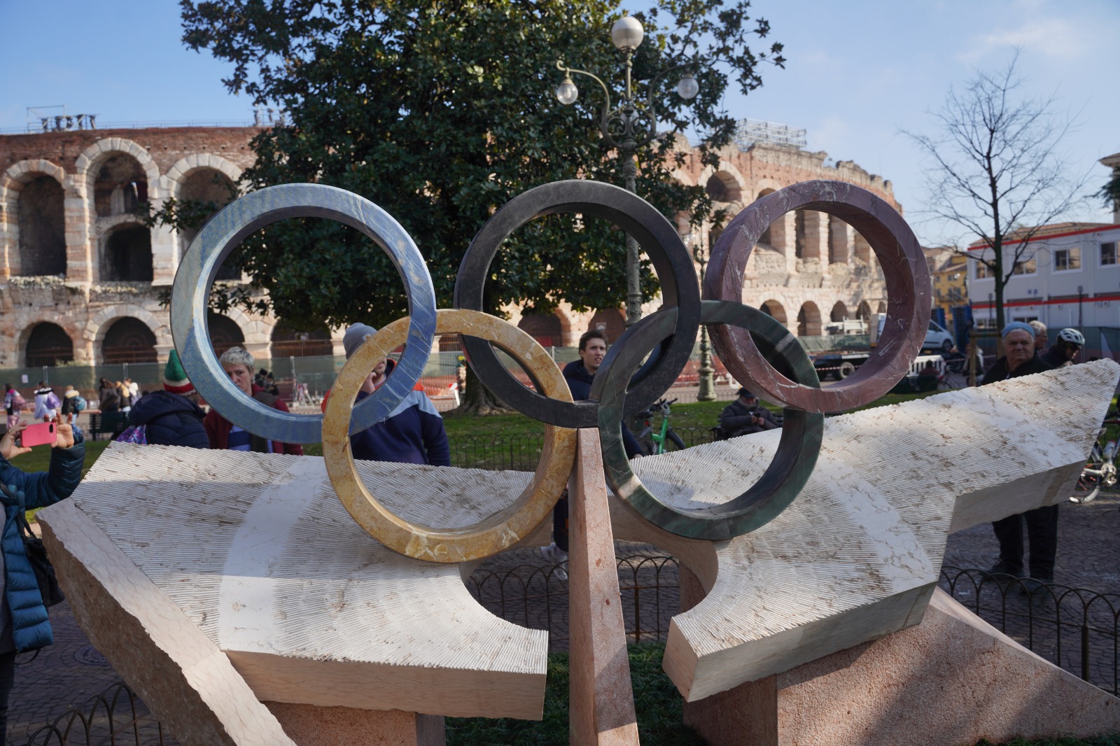 BeYond Barrier scultura olimpica Milano Cortina 2026