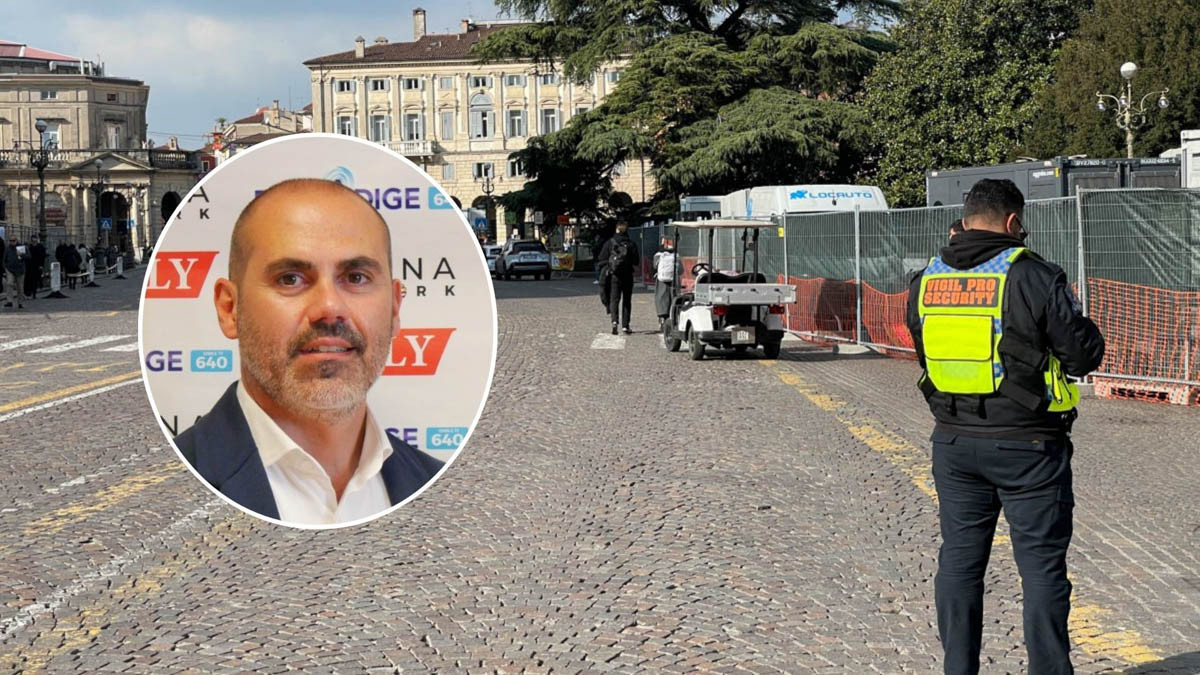 Piazza Bra con i lavori per le cerimonie olimpiche. Nel tondo Alberto Bozza