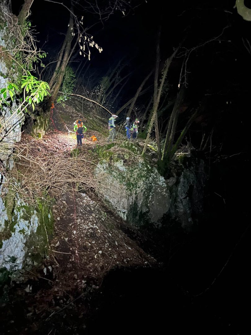 Soccorso alpino di Verona - Intervento nell'area del ponte tibetano in Valsorda