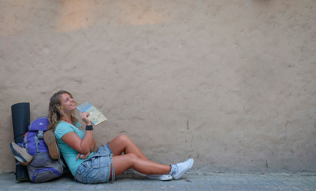 backpacker interrail viaggio giovani viaggiatori viaggiatrice turista