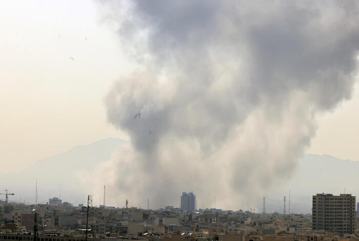 israele e usa attaccano iran